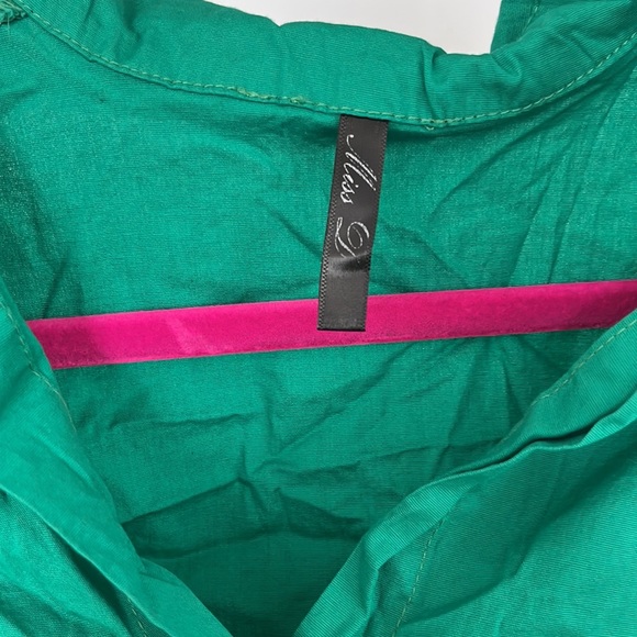 green button down - Picture 2 of 2